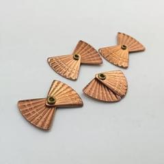 2 Piece Riveted Ribbed Fan 26x18mm (6)