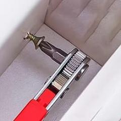 Right Angle Ratchet Screwdriver, 1pc Steel Manual Tool for Narrow Spaces - Forward/Reverse Switch, Non-Motorized, Red Handle for Electronics, Cars, Furniture Repair.