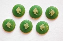 Acrylic Green and Ivory Fish Cameo 10mm (6)