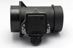 Air Flow Sensor Adapter MASS AIR FLOW SENSOR Compatible With E34 E36 E39 320i 520i 5WK9007 5WK9007Z 13621730033 1730033 6106083SX 20936756 9011201 8ET009142091 Air Meter Mount Base