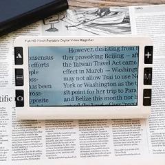 7-inch Handheld Handheld Portable Video Digital Magnifier Electronic Reading Aids w/Double Camera View Far and Near Voice Prompt Function 2-32x Zoom Multi-Color Mode