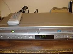 Samsung DVD-V4600 DVD / VCR Combo